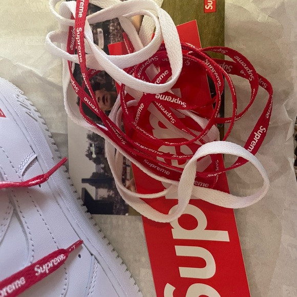 🔥 Supreme x Nike Air Force 1 Low White size US 9.5 style CU9225 - Picture 12 of 17